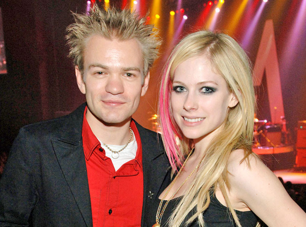 Avril Lavigne Supports Ex Deryck Whibley After His NearDeath Scare E